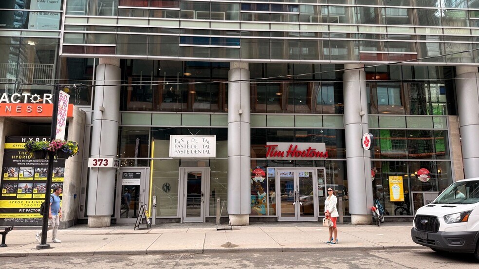 More Photos Of 373-375 King St W, Toronto Apartments For Lease