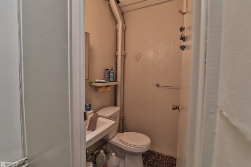 More Photos Of 1550 Warren St, Allentown Apartments For Sale