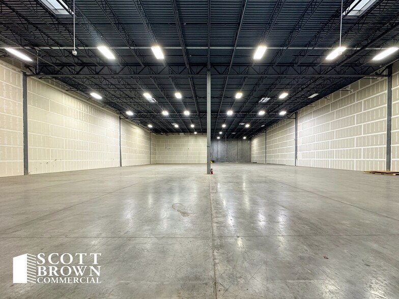 More Photos Of 1550 N Western Blvd, Denton Warehouse For Lease