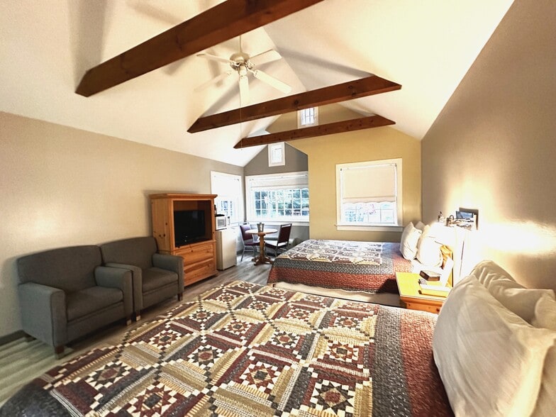 More Photos Of 2439 Old Philadelphia Pike, Lancaster Hotel For Sale