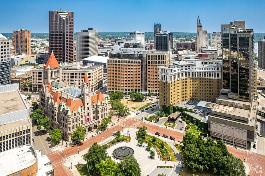 More Photos Of 380-388 Saint Peter St, Saint Paul Office For Lease