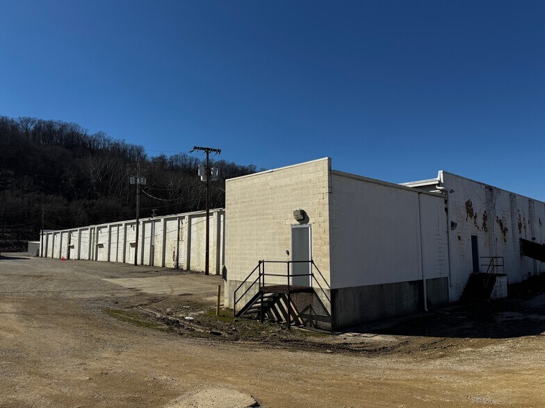 More Photos Of 6400 Maccorkle Ave, Saint Albans General Retail For Sale
