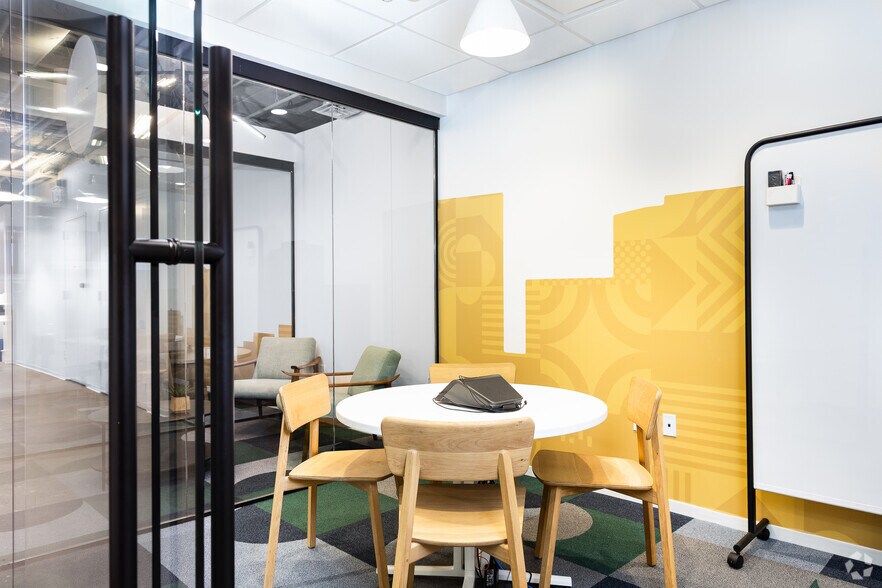 More Photos Of 500 E Main St, Norfolk Coworking Space