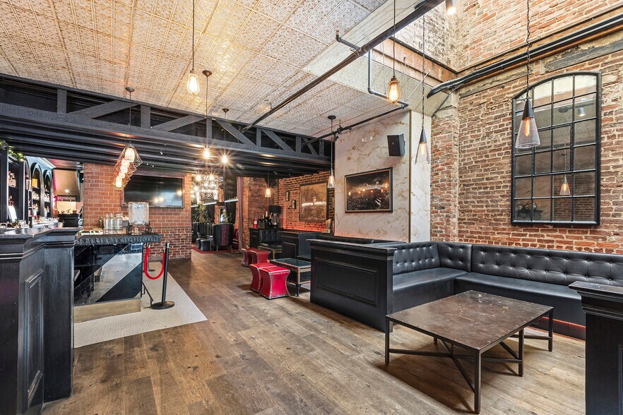 More Photos Of 712-714 Montgomery St, San Francisco Storefront Retail Office For Sale