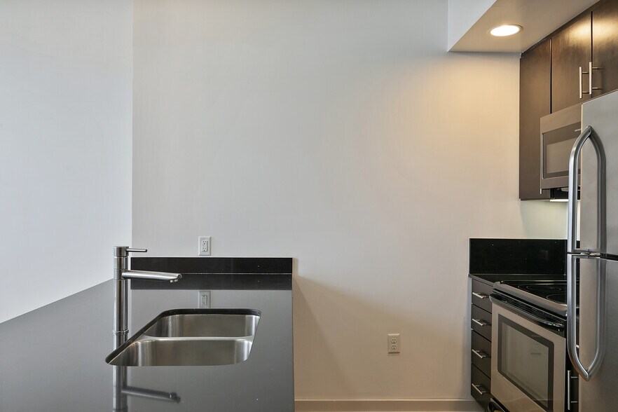 More Photos Of 601 Stockton St, Richmond Apartments For Sale