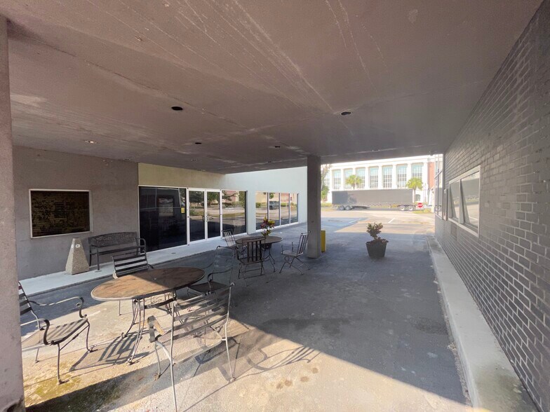 More Photos Of 820 N Orange Ave, Green Cove Springs Storefront Retail Office For Sale