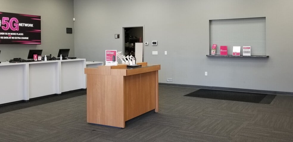 More Photos Of 301 W Calaveras Blvd, Milpitas Freestanding For Lease