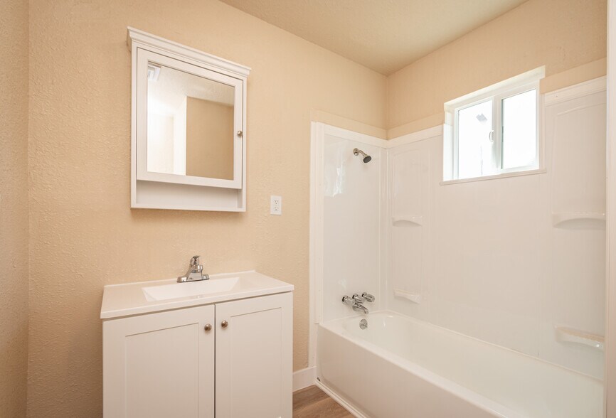 More Photos Of 5543-5553 Feather River Blvd, Olivehurst Apartments For Sale