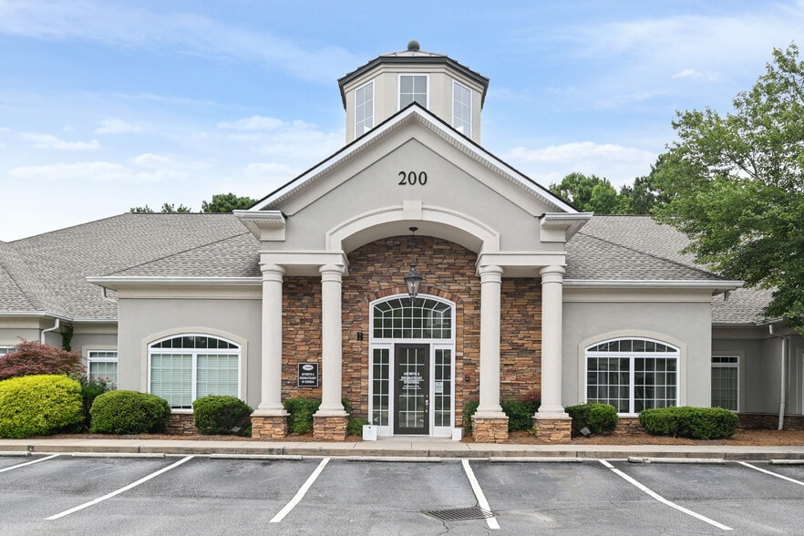 More Photos Of 1816 Eagle Dr, Woodstock Medical For Lease