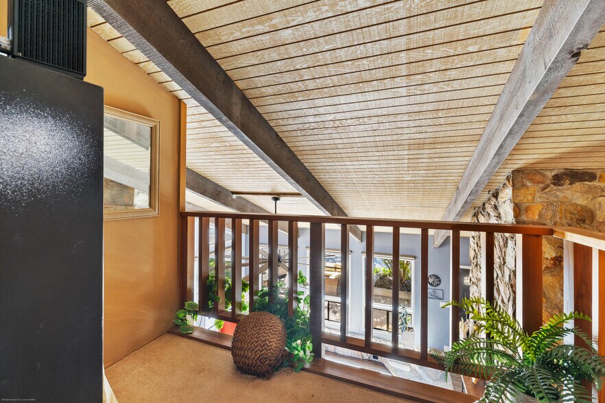 More Photos Of 10580 E Swinging Bridge Ln, Cornville Specialty For Sale