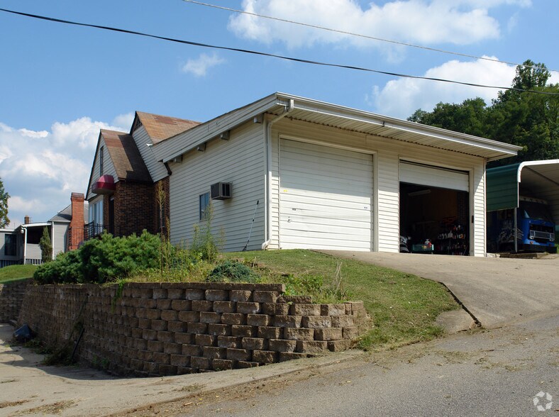 More Photos Of 3203 Us-60, Huntington Storefront Retail Residential For Sale