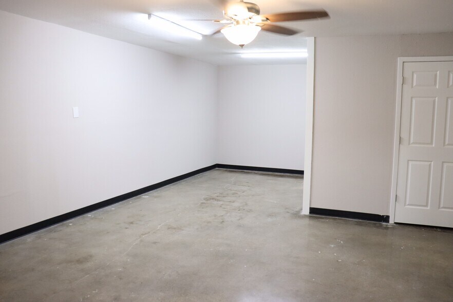 More Photos Of 1710 Texas Ave, Texas City General Retail For Sale