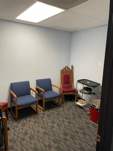 More Photos Of 660-670 Lincoln St, Portsmouth Unknown For Lease