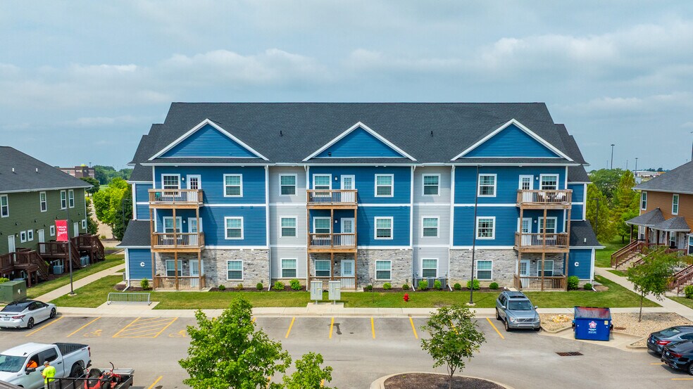 More Photos Of 120 McKnight st, Normal Multifamily For Sale