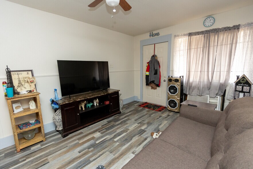 More Photos Of 9222 Lockwood Dr, Houston Apartments For Sale