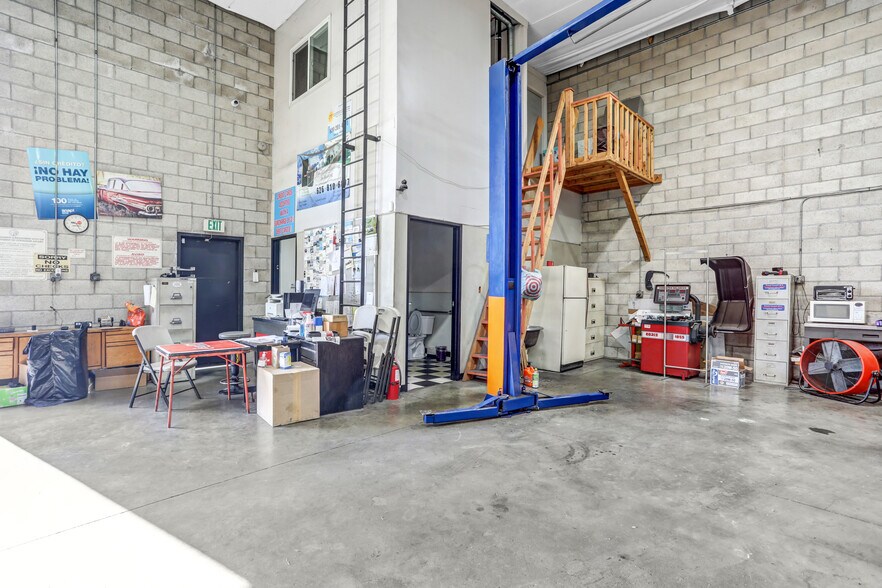 More Photos Of 19821 Valley Blvd, Walnut Auto Repair For Sale