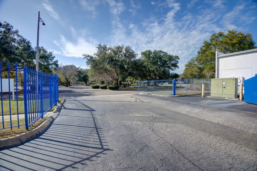 More Photos Of 6600 Youngerman Cir, Jacksonville Unknown For Lease