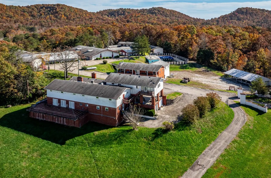 More Photos Of 1480 Pine Tavern Rd, Lebanon Junction Lodge Meeting Hall For Sale