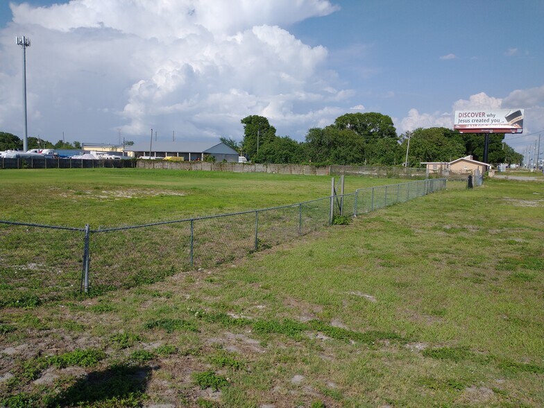 More Photos Of 8825 Ulmerton Rd, Largo Land For Lease