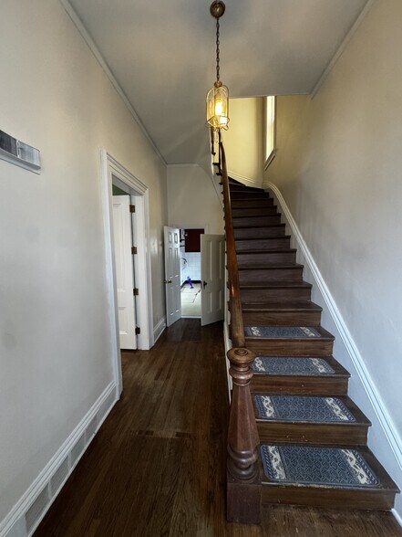 More Photos Of 300 Washington St, Saint Charles Office For Sale