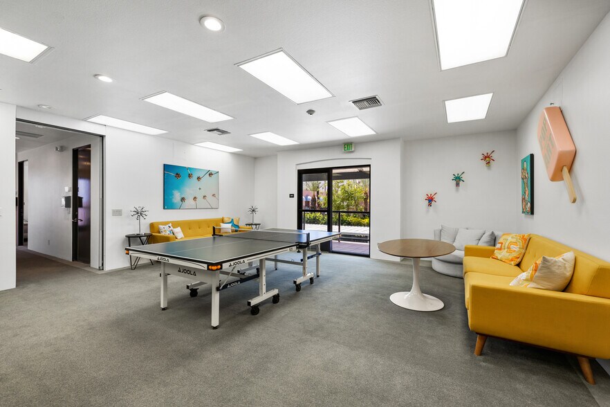 More Photos Of 74399 Hwy 111, Palm Desert Office For Sale