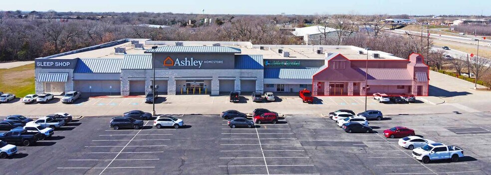 More Photos Of 2916 Hwy 75, Sherman Storefront For Lease