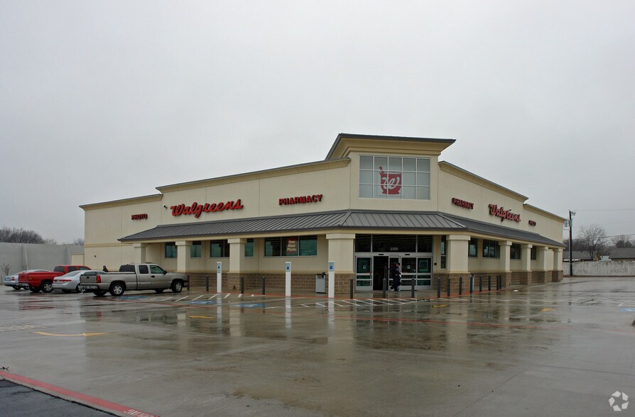 More Photos Of 2300 E Park Blvd, Plano Drugstore For Sale