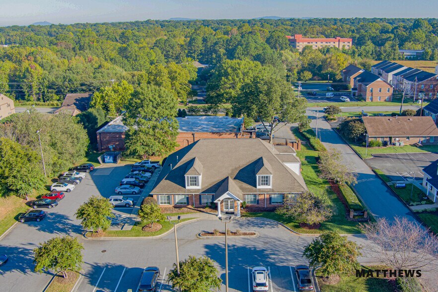 More Photos Of 1480 Rymco Dr, Winston-Salem Medical For Sale