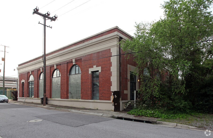 More Photos Of 105 E De Soto St, Pensacola Loft Creative Space For Lease