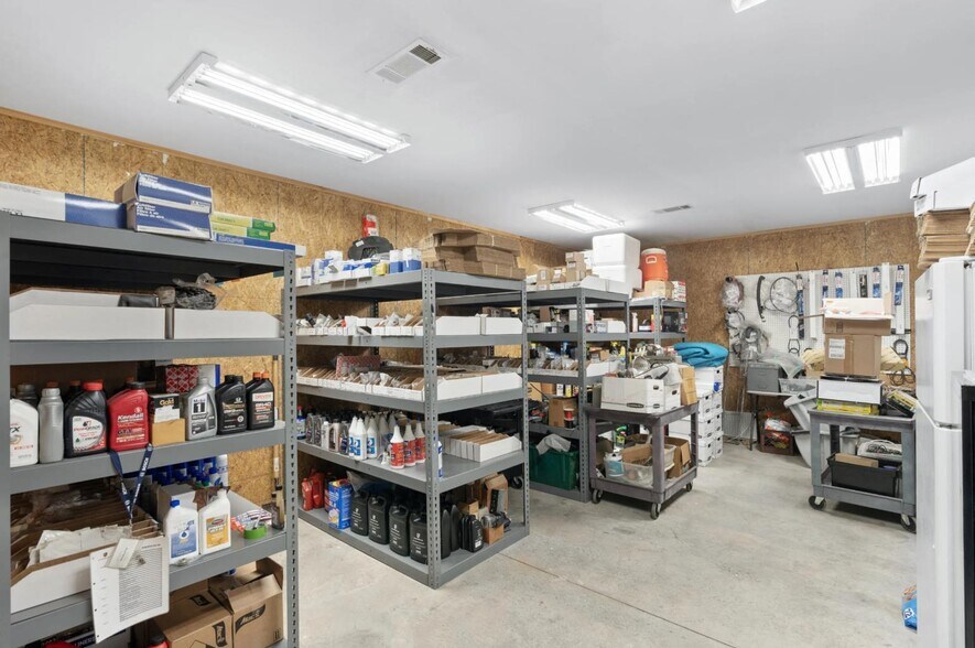 More Photos Of 20 Bellamy Pl, Stockbridge Warehouse For Sale