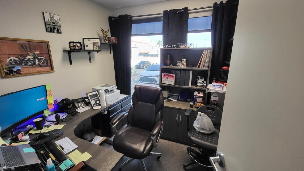 More Photos Of 3326 Ponderosa Way, Las Vegas Warehouse For Lease