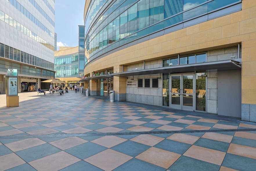 More Photos Of 15301 Ventura Blvd, Sherman Oaks Unknown For Lease