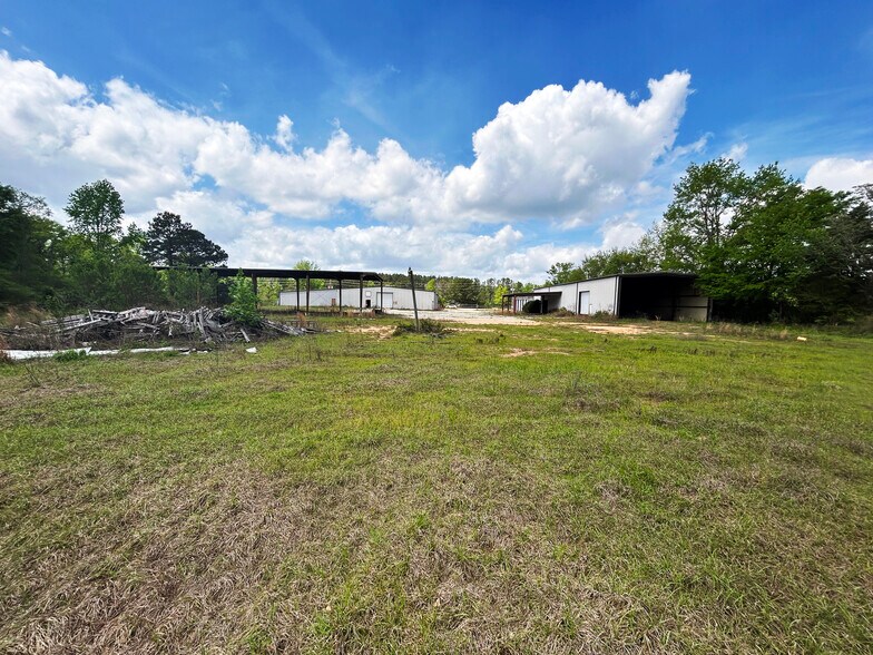 More Photos Of 378 Eastland Rd, Dothan Distribution For Sale