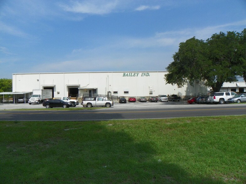 More Photos Of 1107 N Thomas Ave, Leesburg Warehouse For Lease