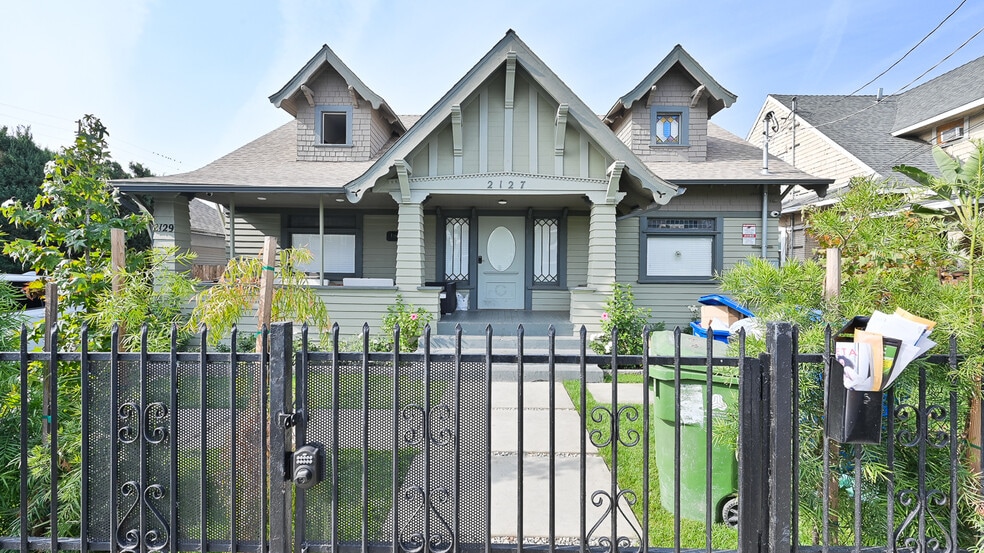 More Photos Of 2127 Portland St, Los Angeles Healthcare For Sale