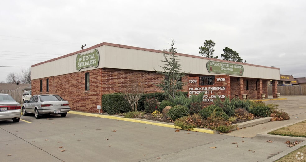 More Photos Of 7505-7509 NW 23rd St, Bethany Medical For Sale