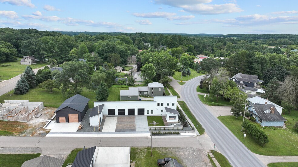 More Photos Of 3061 County Q rd, Nelsonville Flex For Sale