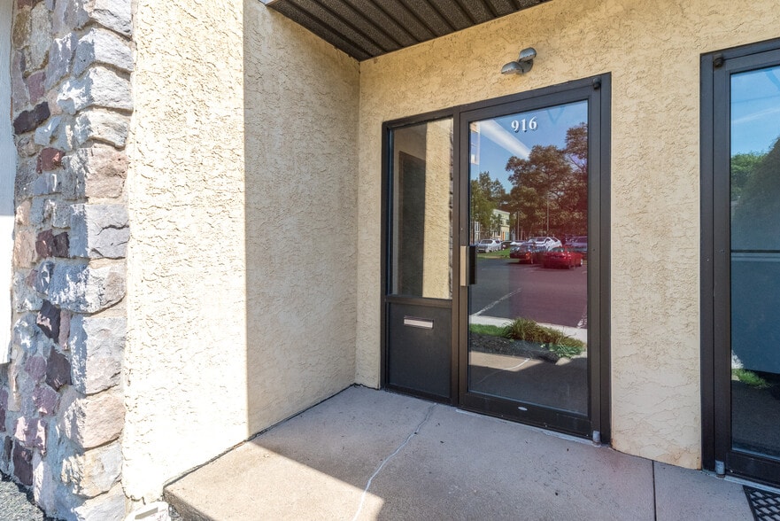 More Photos Of 908-918 Town Center, New Britain Office For Sale