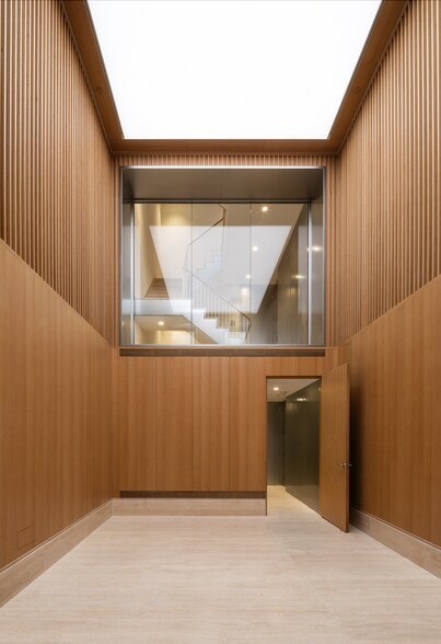 More Photos Of 26 E 78th St, New York Office For Lease