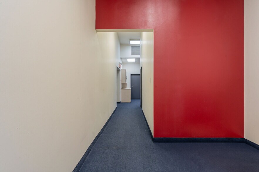 More Photos Of 3627-3645 Boul Des Sources, Dollard-des-Ormeaux Storefront Retail Office For Lease