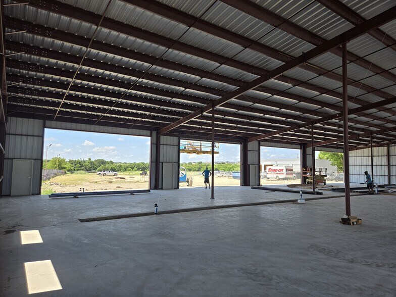 More Photos Of 7321 State 171 Hwy, Godley Light Manufacturing For Lease