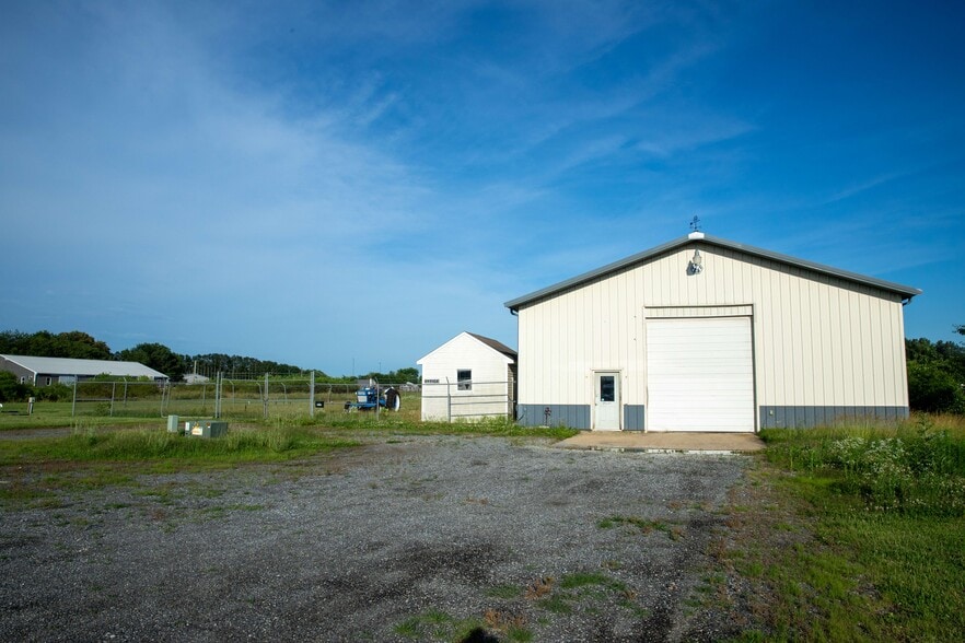 More Photos Of 20643 Sussex Hwy, Seaford Warehouse For Lease