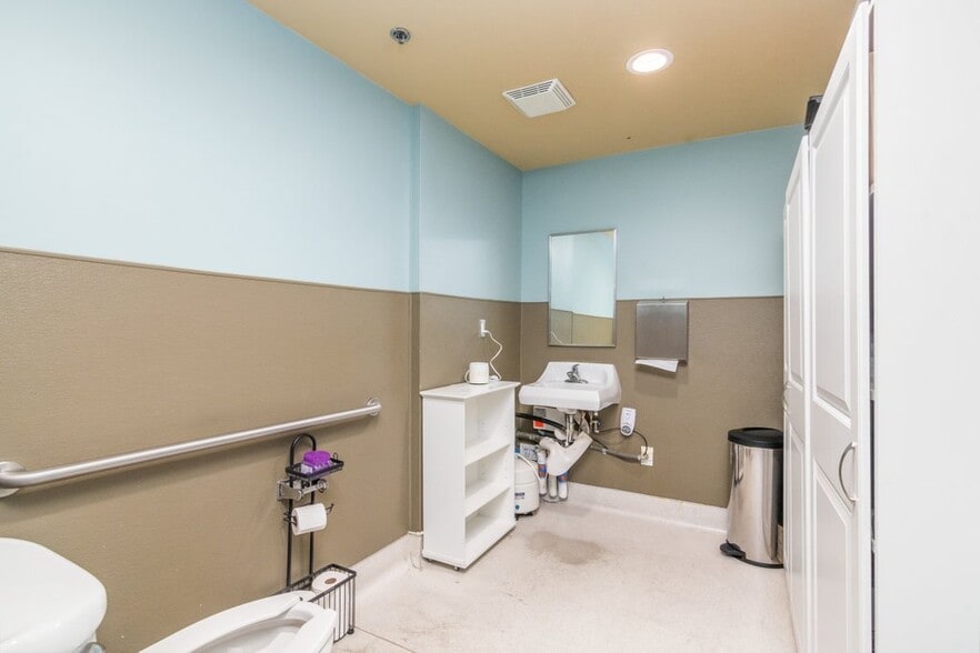 More Photos Of 301 Mission Ave, Oceanside Apartments For Sale