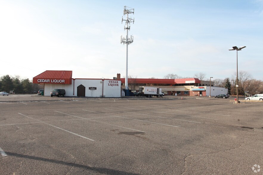 More Photos Of 1710-1812 Old Shakopee Rd, Bloomington Unknown For Lease