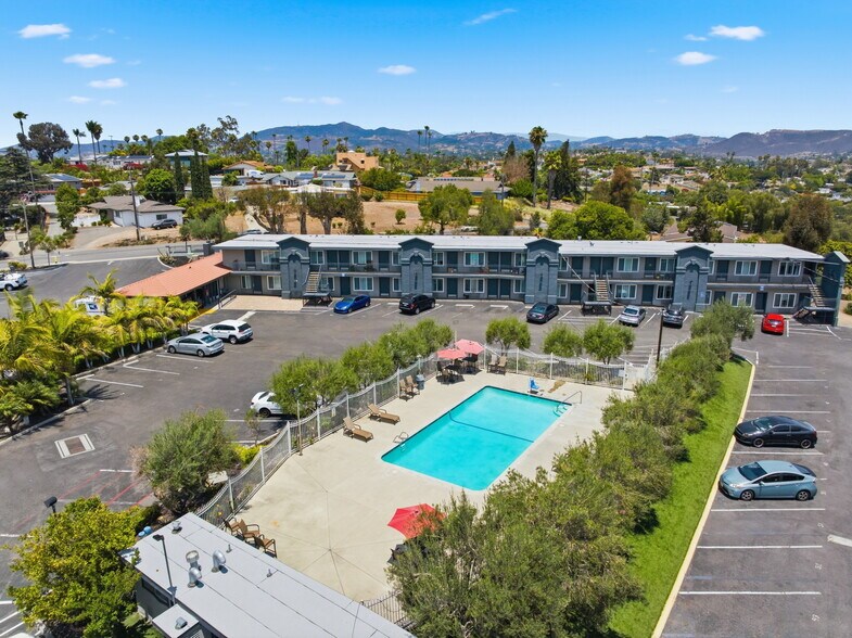 More Photos Of 330 Mar Vista Dr, Vista Apartments For Sale