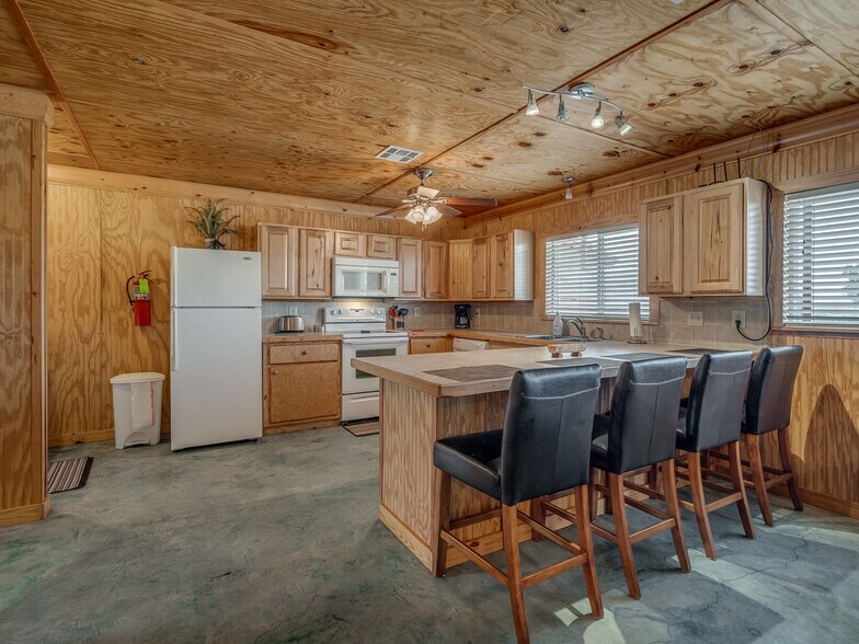 More Photos Of 341070 E 890 Rd, Chandler Lodge Meeting Hall For Sale