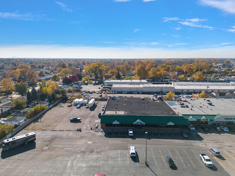 More Photos Of 31938 Groesbeck Hwy, Fraser Freestanding For Sale