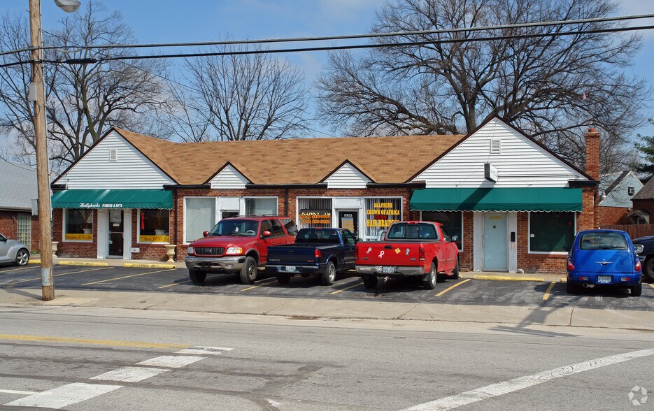 Primary Photo Of 8901-8909 Lackland Rd, Saint Louis Freestanding For Lease