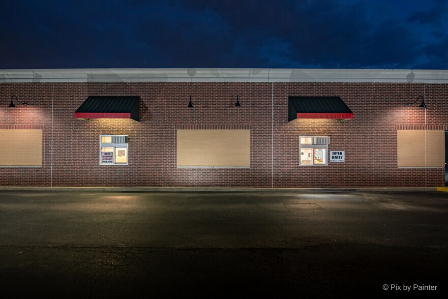 More Photos Of 551 S 8th St, West Dundee Restaurant For Sale