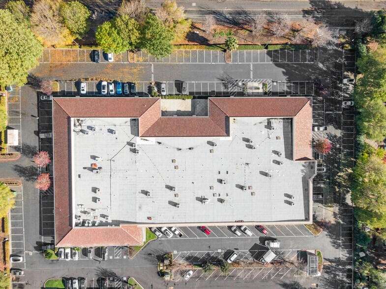 More Photos Of 2092 Concourse Dr, San Jose General Retail For Sale